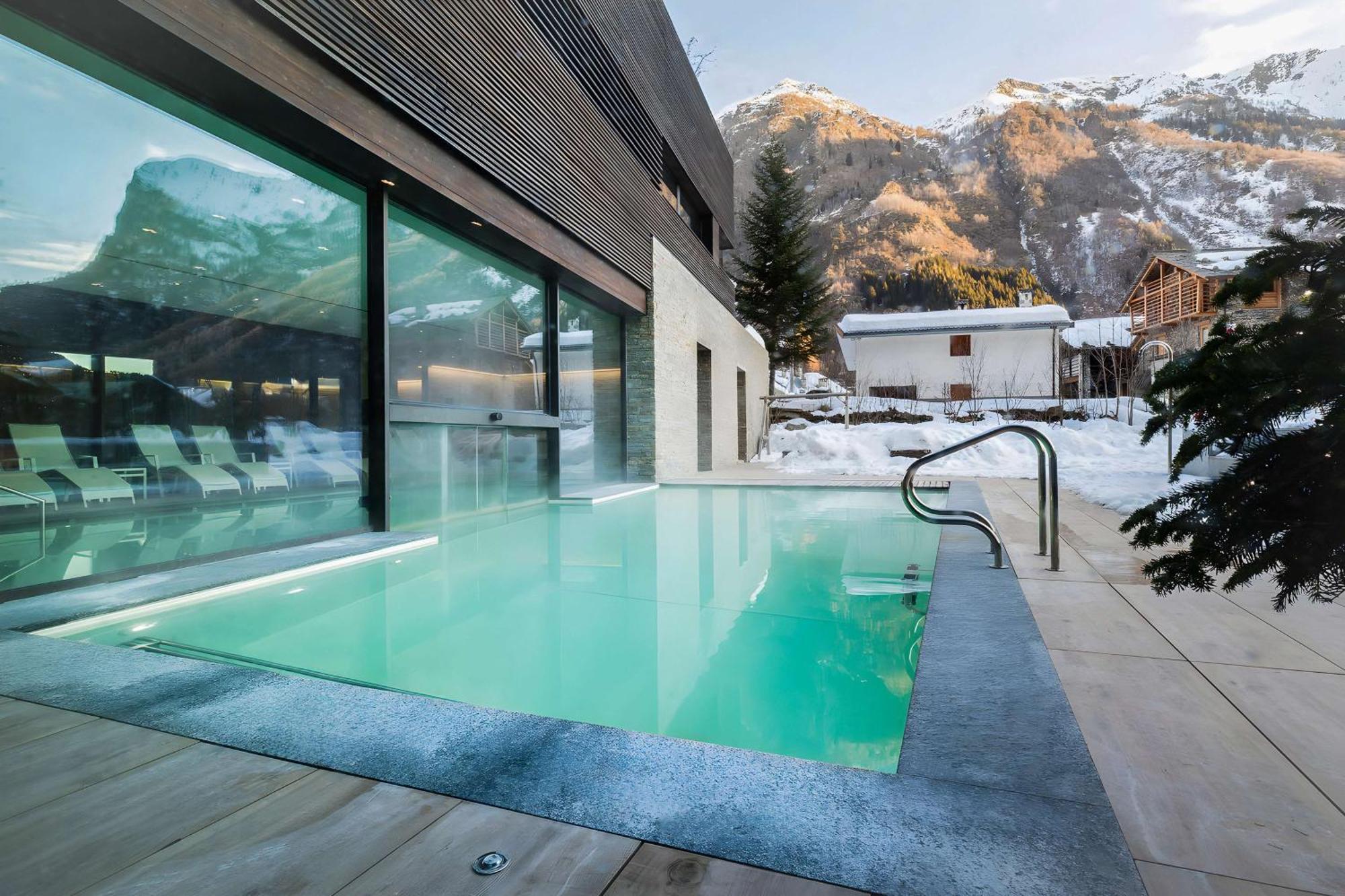 Nh Collection Alagna Mirtillo Rosso Exterior photo